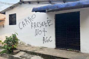 Preocupación en el Bajo Cauca antioqueño por grafitis alusivos al grupo delincuencial los Caparros. Los mensajes dicen “No más Clan del Golfo”