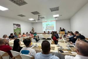 Banco de Alimentos de Medellín celebra donación de huevos 