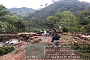 Más de 20 viviendas destechadas y vías afectadas dejó vendaval en el municipio de Betulia. Autoridades avanzan en el censo de las familias damnificadas.