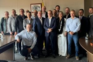 Gremio de transportadores de Antioquia viajó a Bogotá para expresarle al Gobierno Nacional su preocupación por la seguridad y el estado de las vías en el departamento. 