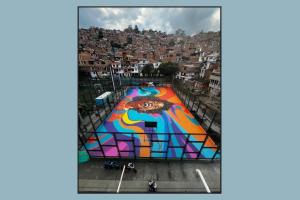 De colores: En Medellín las canchas también se renuevan  