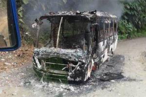 Son seis vehículos quemados en la vía Medellín-Quibdó en los últimos dos años