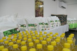 Entrega de paquetes alimentarios en Antioquia
