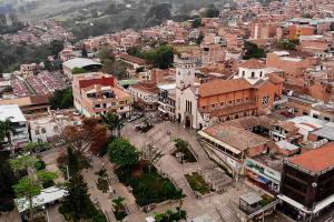 Procuraduría indaga si edil de Medellín violó régimen de inhabilidades con contratos en otro municipio