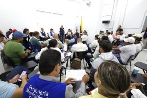 Papa criolla, plátano y cilantro muestran aumento de precio por causa del paro minero. A esta hora se reúnen líderes del gremio con Gobierno Nacional en el municipio de Caucasia. 