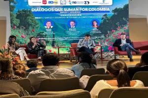 "Diálogos que suman por Colombia", un espacio de debate sobre empleo y seguridad del país llegó a Medellín