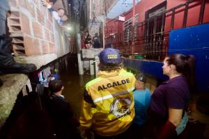 Más de 130 familias afectadas dejó daño en la red matriz de acueducto en el barrio Santa Cruz de Medellín.