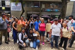 Esta tarde, algunos venteros informales de Medellín realizarán un plantón para pedir condiciones justas para desarrollar sus actividades en el espacio público.