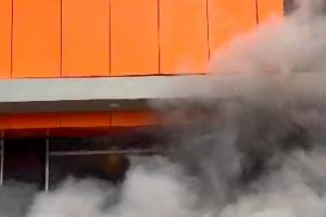 Incendio en centro comercial de Medellín, tras disturbios 
