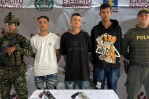 Capturaron a tres sujetos con armas en Rionegro, presuntamente iban a cometer vandalismo 