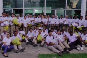 60 kits de barbería fueron entregados en Urabá como estrategia para combatir el conflicto juvenil y disminuir las riñas al término de la jornada escolar. 