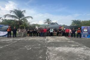Autoridades recataron 41 migrantes irregularidades que navegaba por el Golfo de Urabá. Tres personas fueron capturadas