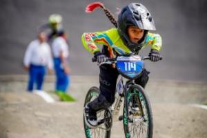 Niña prodigio del BMX en Antioquia busca apoyo para competir en el campeonato Panamericano de Chile 