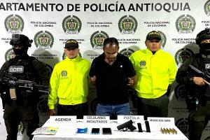 Descubren a alias 'El Negro' escondido en una camioneta: 20 años de prontuario y múltiples homicidios en el Suroeste antioqueño 