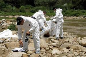 Hallaron cuerpo atado y golpeado en la orilla del río en Copacabana: signos de violencia en el cuello 