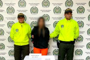 Alias ‘Tania' disidente de las FARC regalaba cuadernos a niños campesinos para atraerlos a esa guerrilla en Antioquia