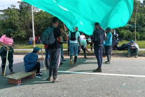 Fue instalada la mesa de diálogo entre el Gobierno Nacional y líderes mineros del Nordeste antioqueño. Persisten los bloqueos intermitentes en la vía que conduce al corregimiento de Porce