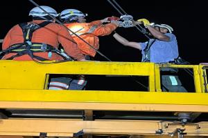 Fue restablecido el servicio de línea A del Metro de Medellín, luego de resolver el inconveniente técnico producido por la caída de un rayo