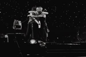 Maluma rindió un homenaje especial a Juanes en su concierto “Medellín en el Mapa”