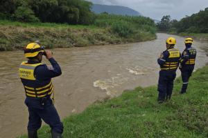 Hallaron sin vida a uno de los habitantes de calle arrastrados por una quebrada en Medellín