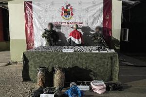Capturan a un presunto integrante del Clan del Golfo que pretendía detonar explosivos en una vía del Bajo Cauca hacia el Nordeste antioqueño