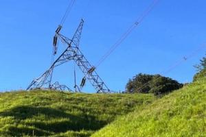 Atacan con explosivos torre eléctrica en San Roque Antioquia: EL Clan del Golfo o el ELN serían los responsables