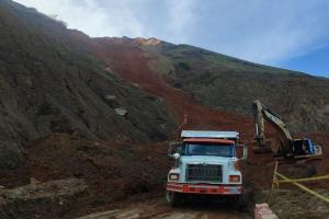 Cerrada vía que comunica a Quibdó con Medellín