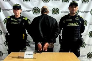 Capturan a hombre que intentaba huir en vehículo tras cometer crimen con arma blanca en Medellín 