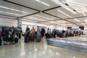 Medellín pide reforzar control migratorio ante aumento de turistas extranjeros