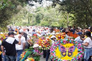 Desfile de silleteritos en Santa Elena