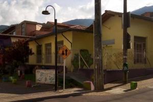 Docente fue agredido por estudiante y acudiente en colegio de La Estrella 