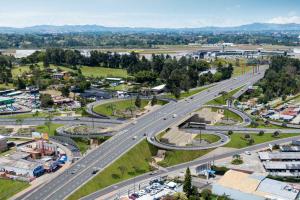Obra del Intercambio vial aeropuerto José María Córdova avanza en un 95 %