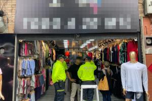 Incautan más de 10 mil confecciones extranjeras valoradas en mil millones en Medellín 