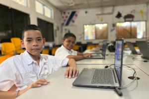 Dotación tecnológica en el Bajo Cauca fortalece educación pública