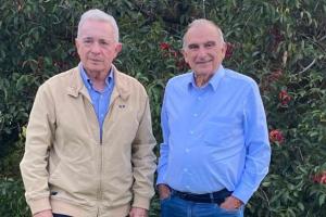 Reunión entre Álvaro Uribe y Humberto de la Calle en Antioquia 