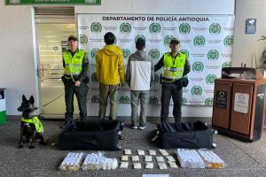 Captura de dos chinos con droga 