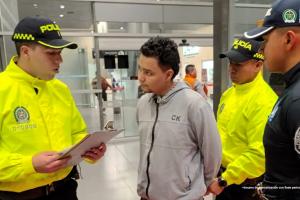 Desde Ecuador extraditaron a sicario de Medellín por el asesinato de un líder comunal