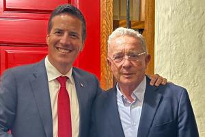Encuentro entre Álvaro Uribe y Bernardo Moreno