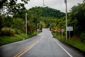 Antioquia despliega 23 equipos de maquinaria amarilla para el plan retorno con restricciones en varias vías clave