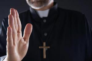 Sacerdote amenazados en Medellín 