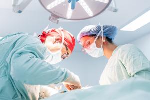 Trasplantes de hígado y riñón en niños 