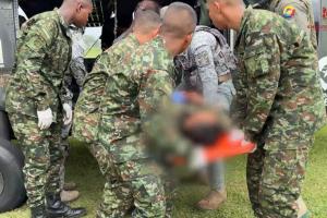 Uniformados evacuados tras combares en Antioquia
