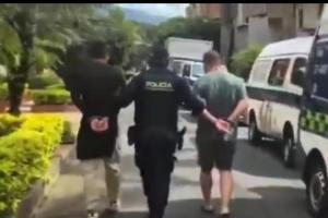 Libres colombiano y estadounidense señalados de pagar a menores por encuentros sexuales en Medellín