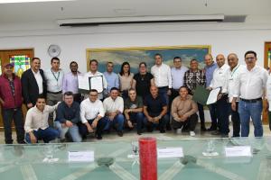 Firman acuerdos para mejorar trámites catastrales en Antioquia 
