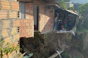 [FOTOS] Las casas en el aire de Barbosa: 15 propietarios no encuentran una respuesta de la alcaldía frente a una posible tragedia