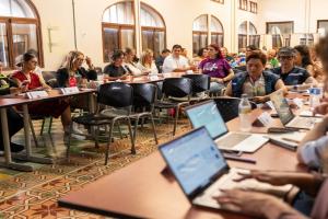 En Medellín fortalecen las medidas para proteger a las mujeres de violencia digital