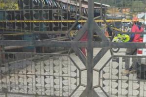 Cuatro sicarios en moto asesinaron a dos hombres dentro de un parqueadero en El Santuario