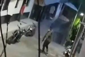 Briceño: Tras hallazgo de 4 kilos de explosivos dentro de una casa, la Fuerza Pública fue recibida a tiros