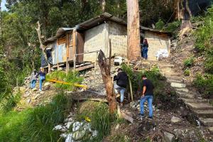Detectan 21 familias en riesgo por construcciones ilegales en El Picacho, Medellín 