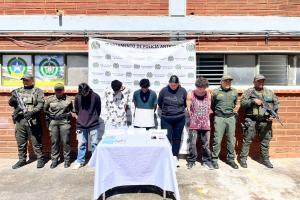 Cárcel para cinco hombres señalados de estrangular y envolver en cobijas a un joven en Rionegro